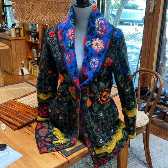 IVKO woman 77% wool size 36. Colorful and amazing sweater